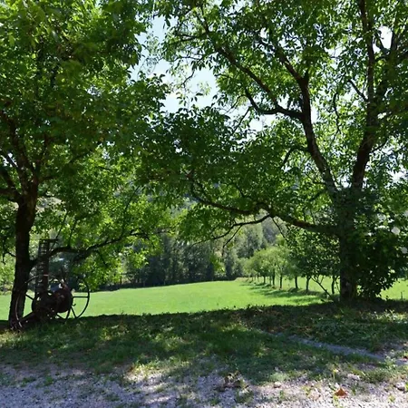 In Near Chateau Colombier בית נופש *