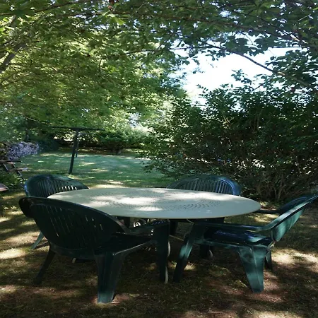 Vakantiehuis In Near Chateau Colombier *