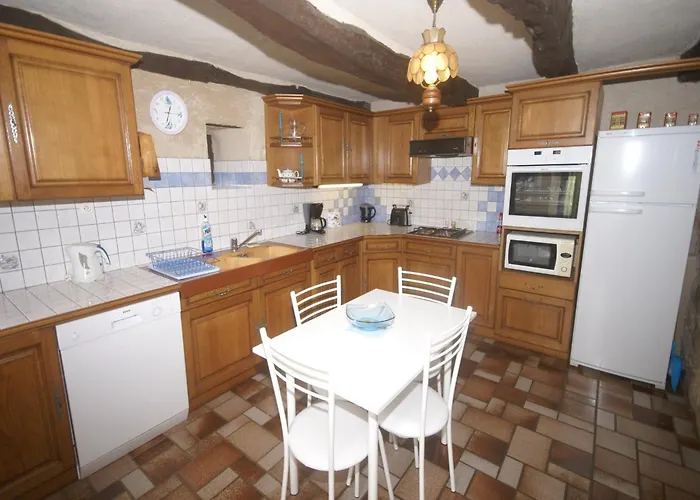 In Near Chateau Colombier בית נופש *