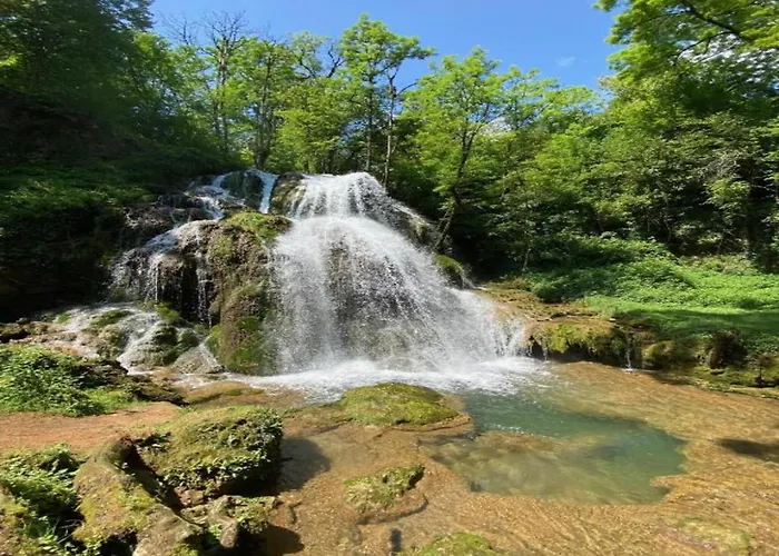 בית נופש In Near Chateau Colombier