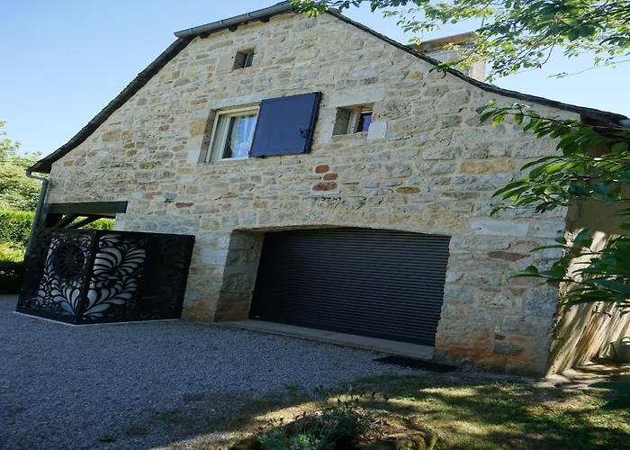 In Near Chateau Colombier Дом отдыха