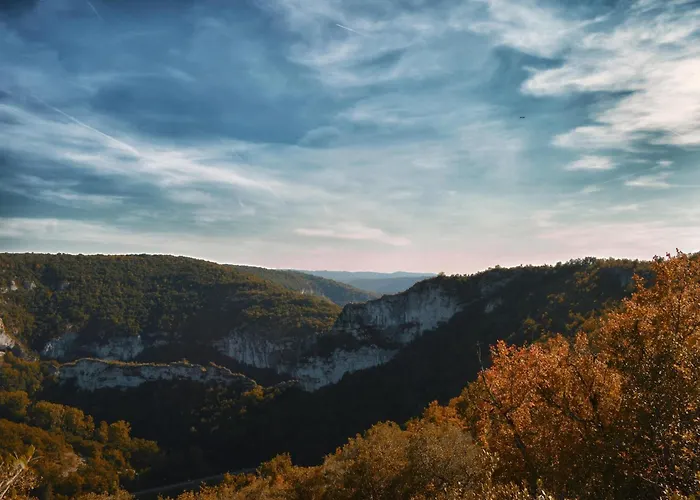 In Near Chateau Colombier Мюрет-ле-Шато