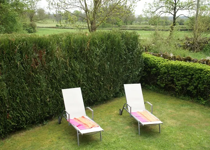 In Near Chateau Colombier בית נופש *